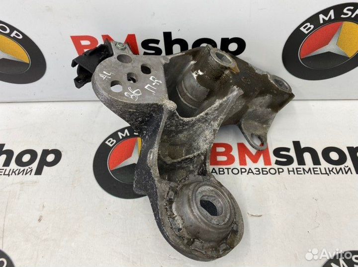 Кронштейн двигателя передний правый Audi A4 8Е AMB