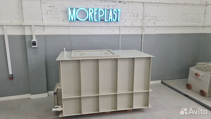 Контейнер для перевозки живой рыбы y79