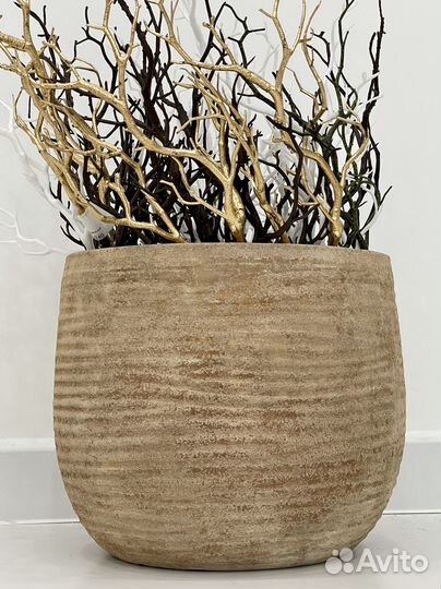 Кашпо для цветы светлое