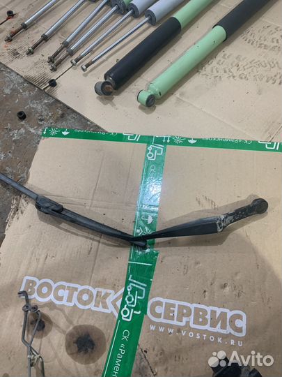 Поводок заднего дворника mazda bongo sk