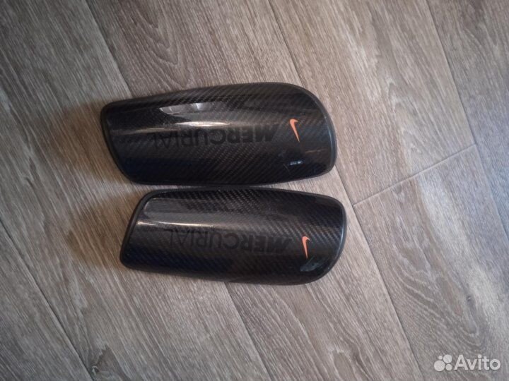 Щитки футбольные Nike Mercurial