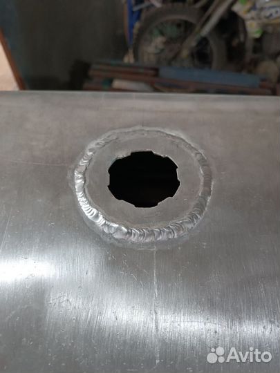 Топливный бак алюминиевый на грузовик