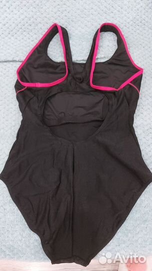 Купальник и шапочки для бассейна