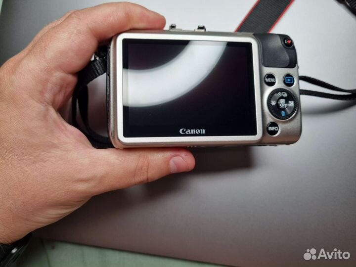 Canon eos m