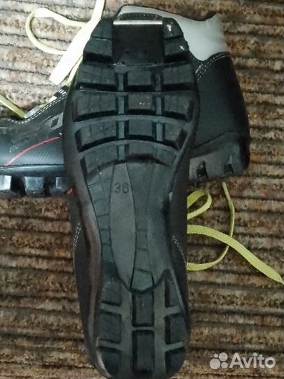 Лыжные ботинки