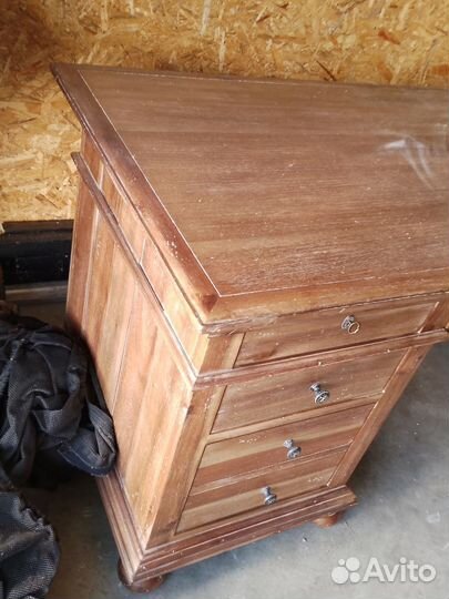 Старинный стол