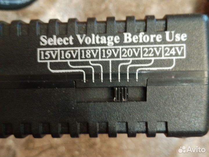 Универсальное автомобильное за для ноутбука