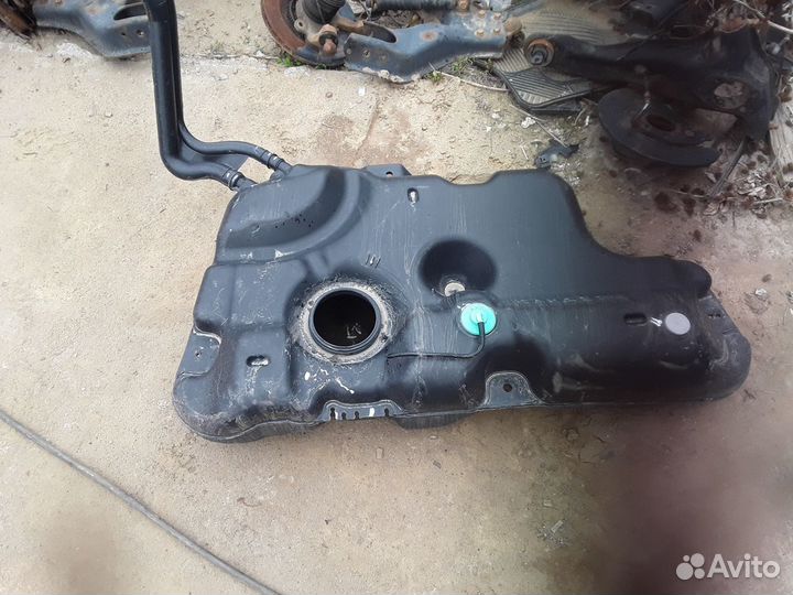 Renault sandero бензобак