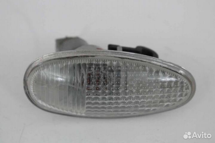 Повторитель в крыло mitsubishi Airtrek / Outlander