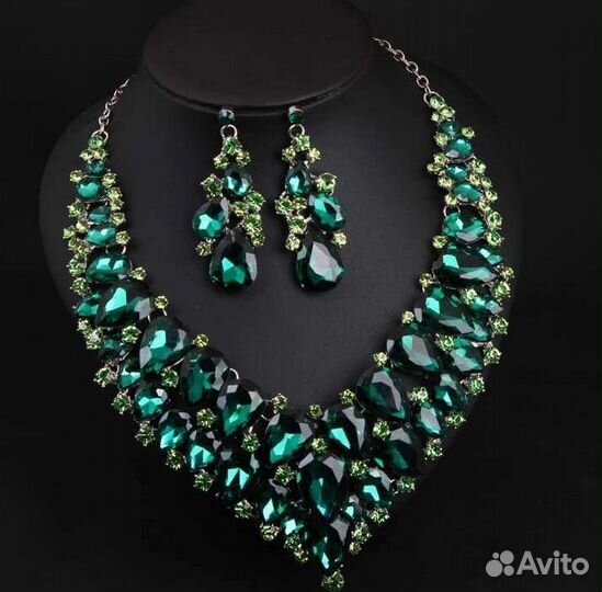 Колье ожерелье