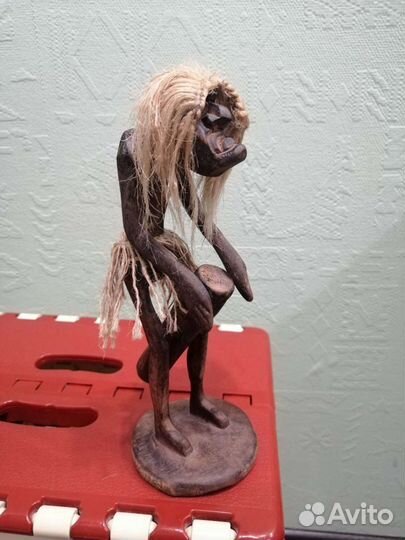 Деревянная статуэтка африканца