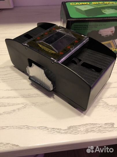 Шафлер для игральных карт