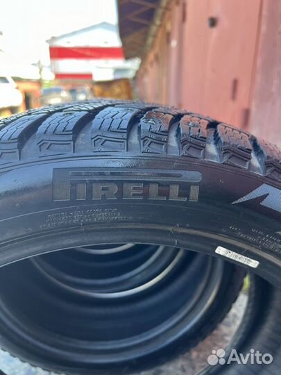 Pirelli Ice Zero 2 235/45 R18