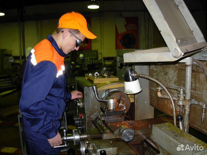 Рабочий (рабочая) на производство