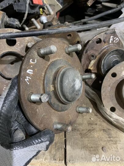 Передняя ступица Митсубиси Паджеро Спорт