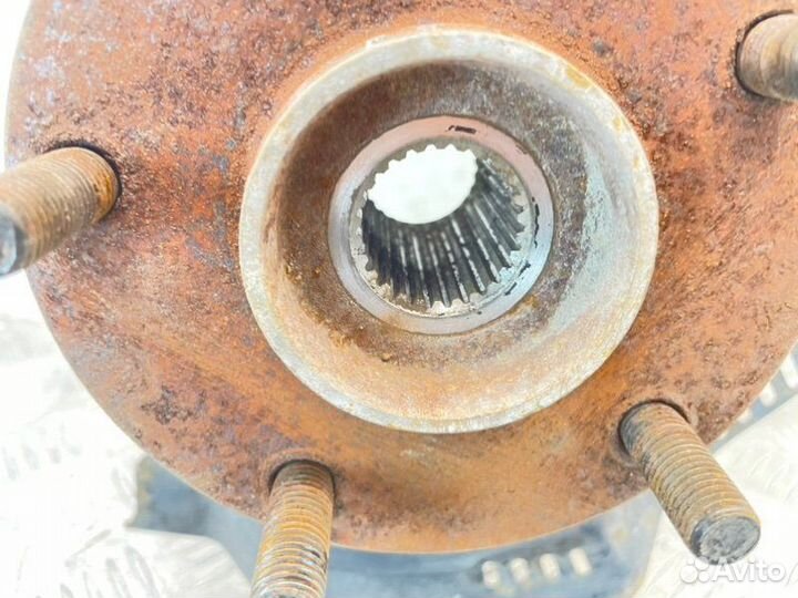 Поворотный кулак передний левый Toyota Corolla