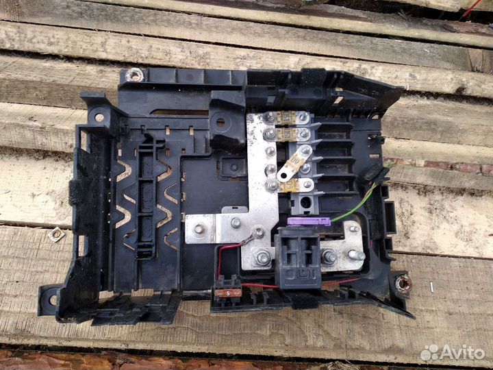 Фонарь птф Блок предохранителей Audi Q7 (4L)