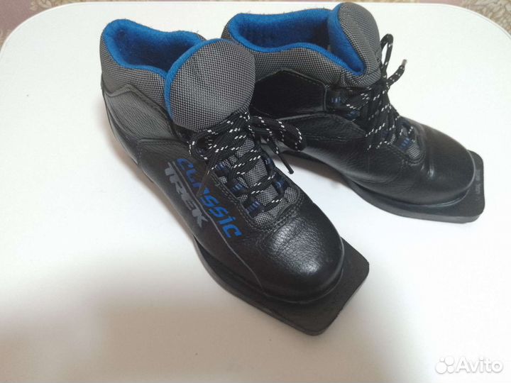 Ботинки лыжные