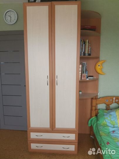Шкаф