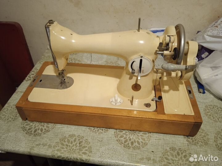 Швейная машинка ручная
