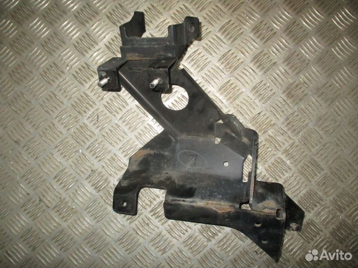 Кронштейн расширительного бачка isuzu 8980499654