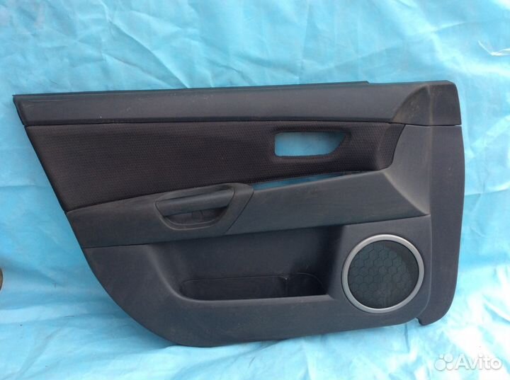 Обшивка двери левая правая Mazda 3 BK Мазда бк