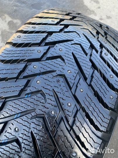 Nokian Tyres Hakkapeliitta 8 SUV 285/60 R18 116T