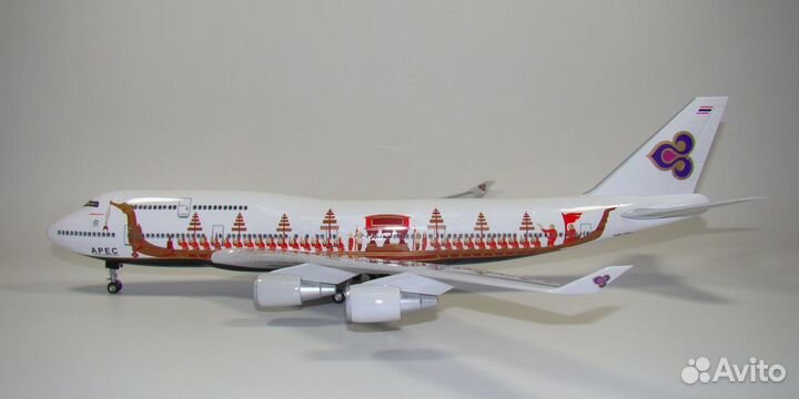 Модель самолета Boeing 747 Thai Airways apec 2003