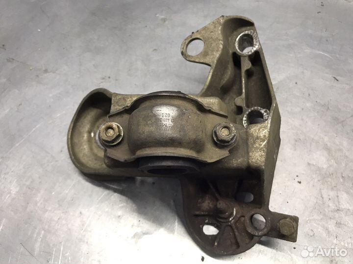 Кронштейн двигателя Audi A6 (C5) TDI, 2001г.в