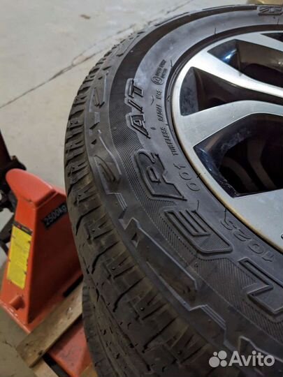 Bridgestone Dueler A/T 001 215/65 R16 102S