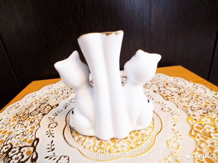 Статуэтка фарфор