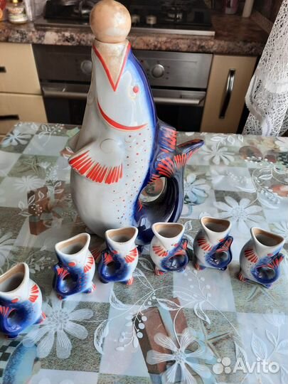 Статуэтка Графин-штоф и стопки рыбки