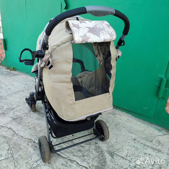 Коляска прогулочная