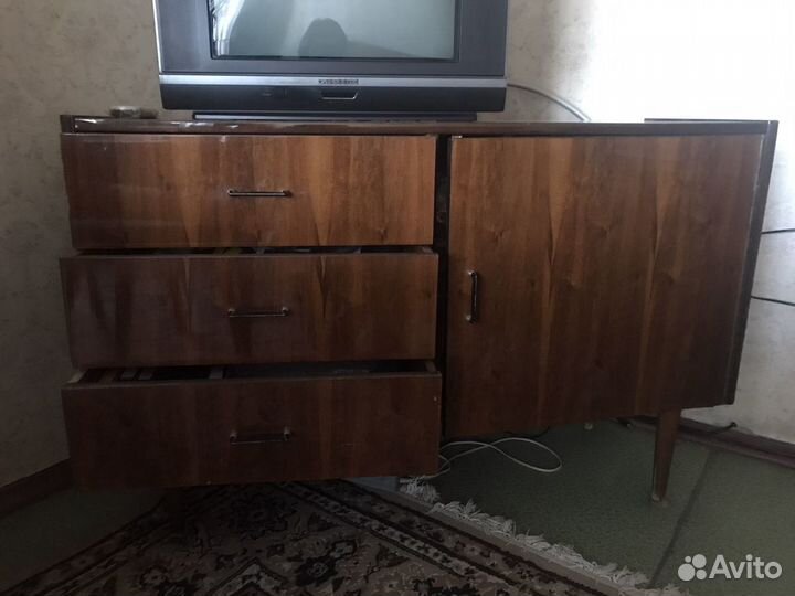 Тумба под телевизор из массива бу