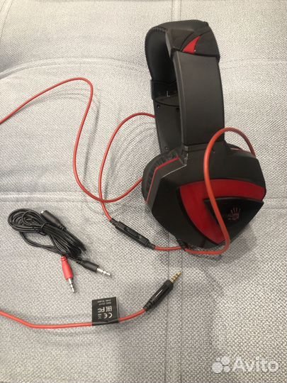 Проводные наушники с микрофоном