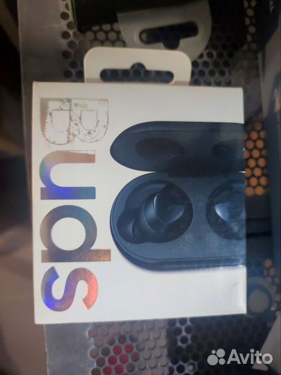 Беспроводные наушники samsung buds