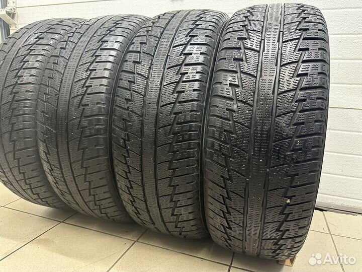 Goform W766 235/55 R19