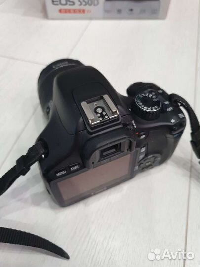 Зеркальный фотоаппарат Canon 550D