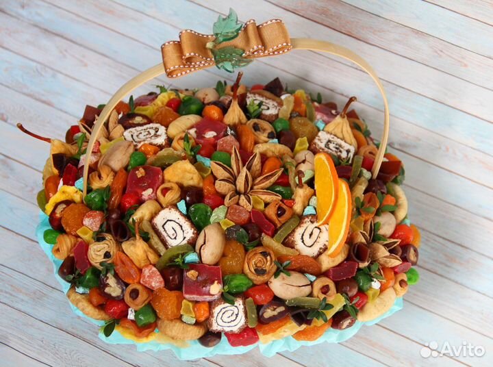 Съедобный букет с сухофруктами и орехами