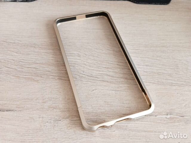 Бампер для смартфона