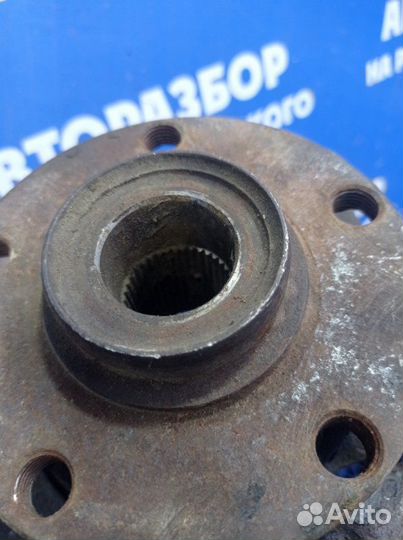 Передний правый поворотный кулак Audi A6C5 седан