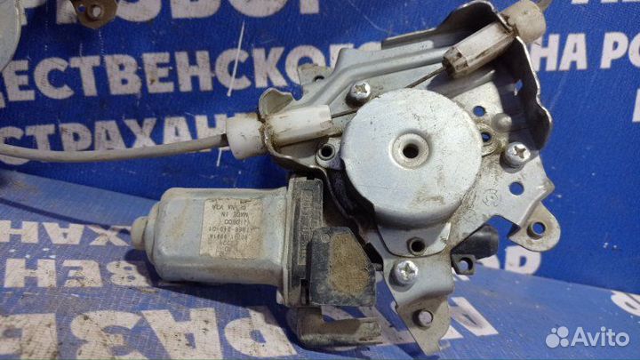 Задний левый стеклоподъёмник Nissan Teana J31