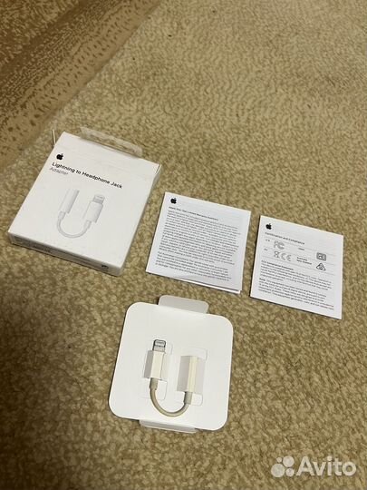 Адаптер iPhone lightning aux 3.5mm