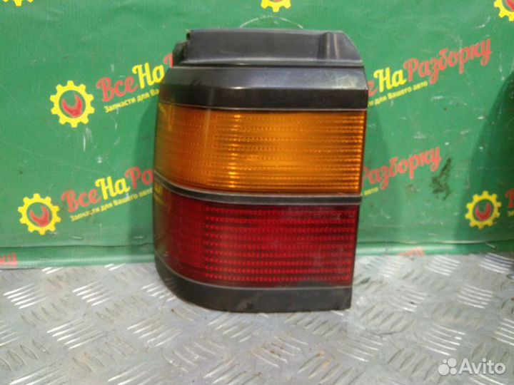 Фонарь задний левый Volkswagen Passat B3 универсал