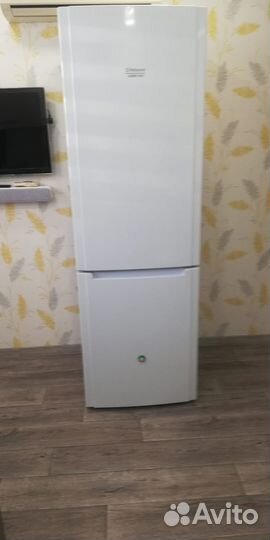 Холодильник Хот Поинт Аристон