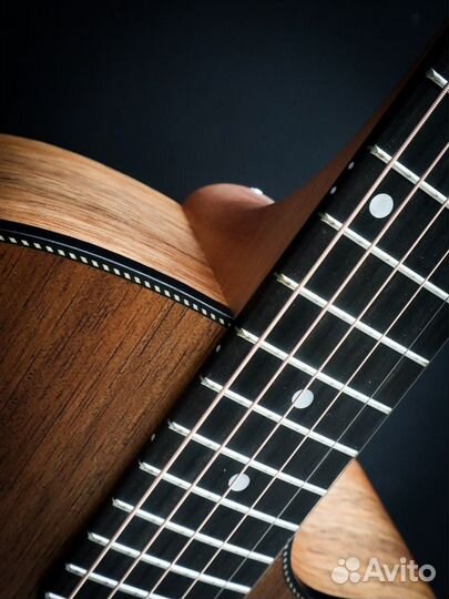 Электроакустическая гитара Maton + Аксессуары