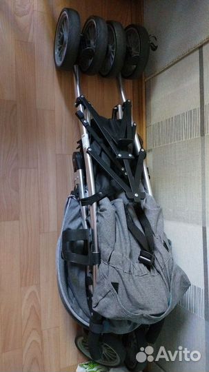 Прогулочная коляска как новая