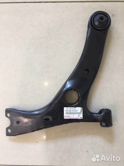 Рычаг передний нижний правый Toyota RAV4 20