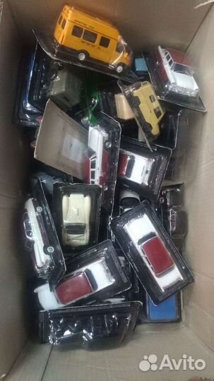Модели машинок 1:43