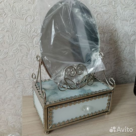 Шкатулка с зеркалом